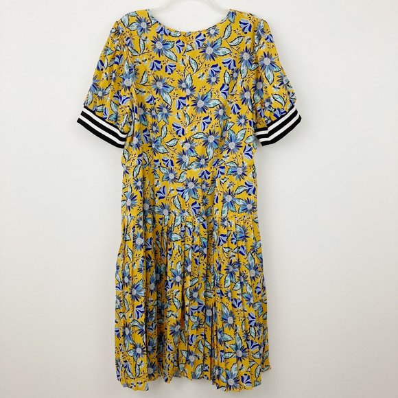 NWT Eloquii Floral Short Sleeve Dress Size 20 Yellow Pleated Black White Trim - Picture 2 of 9